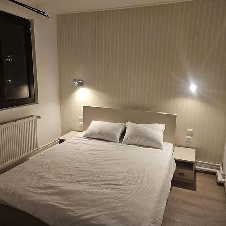 Stanford Aparthotel Gara De Nord Bukarest Exteriör bild