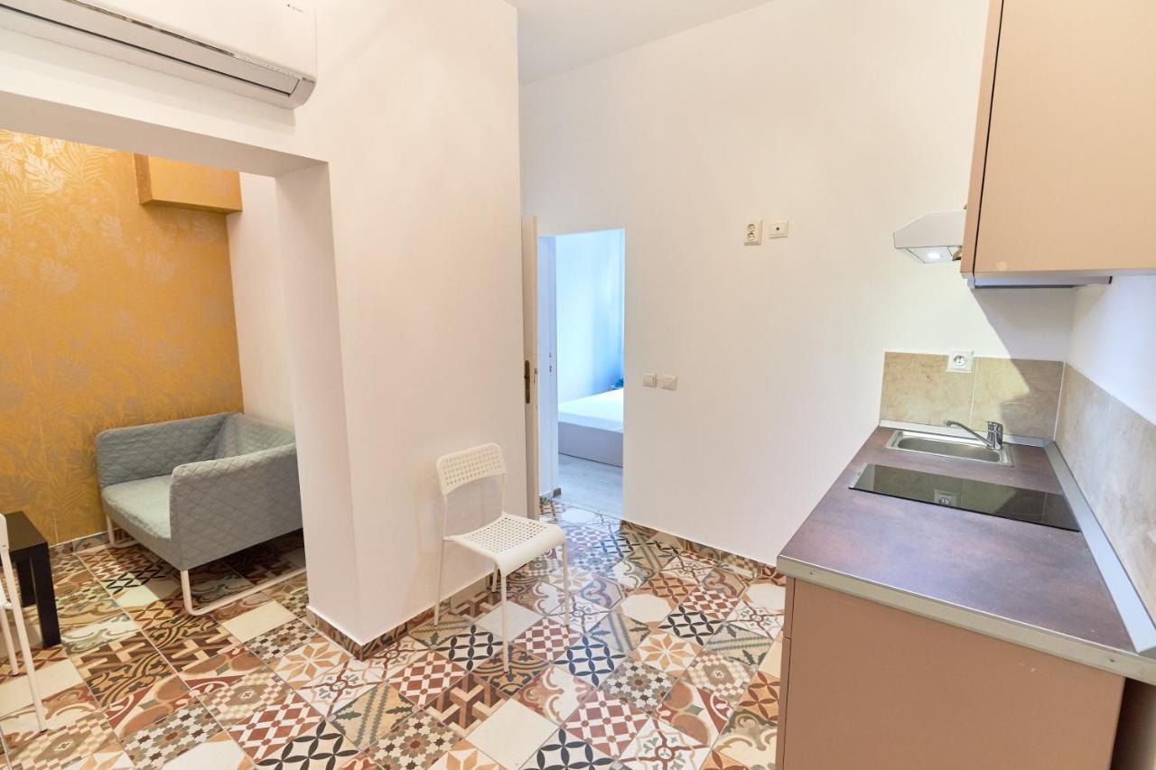 Stanford Aparthotel Gara De Nord Bukarest Exteriör bild
