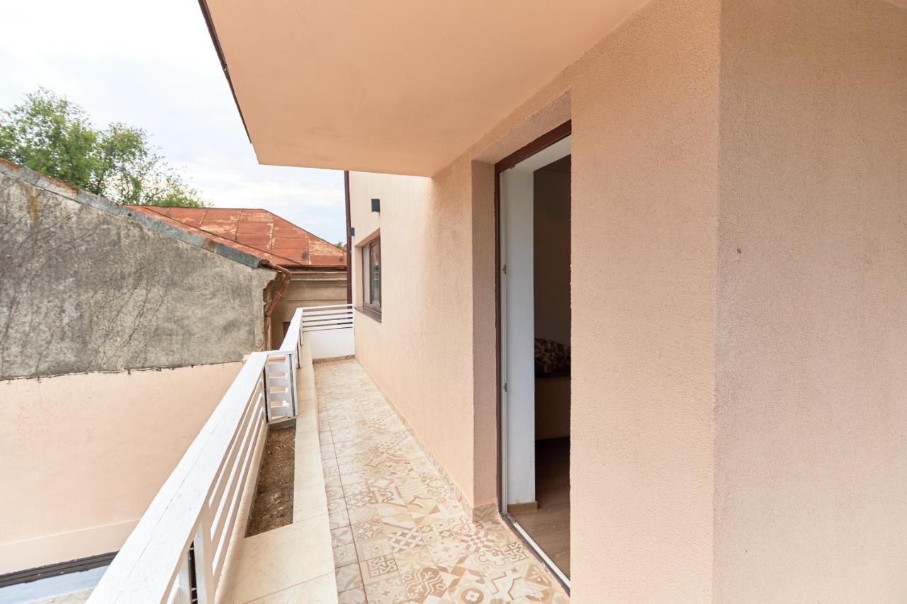 Stanford Aparthotel Gara De Nord Bukarest Exteriör bild
