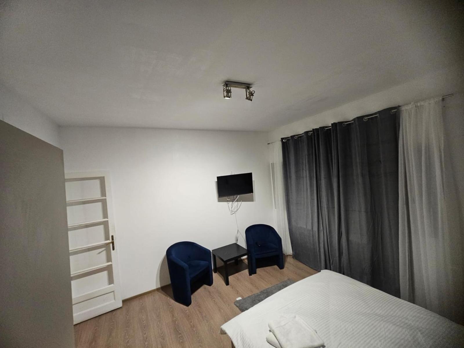 Stanford Aparthotel Gara De Nord Bukarest Exteriör bild